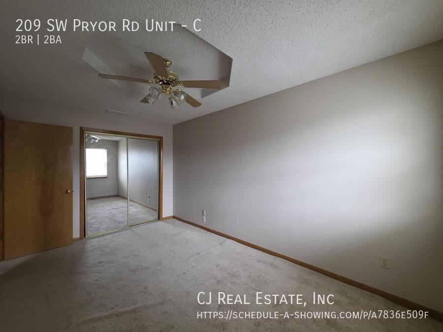 209 Sw Pryor Rd #C - Photo 6 of 9