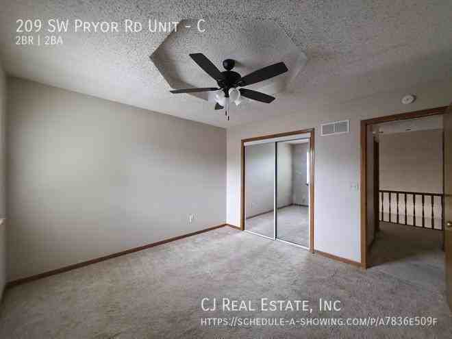 209 Sw Pryor Rd #C - Photo 7 of 9
