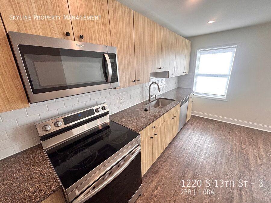 1220 S 13th St #3 - Photo 3 of 17