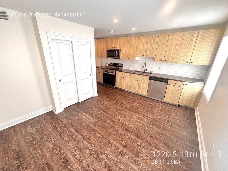1220 S 13th St #3 - Photo 5 of 17