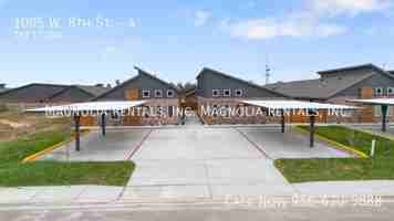featured image of 1005 W 8th St #4