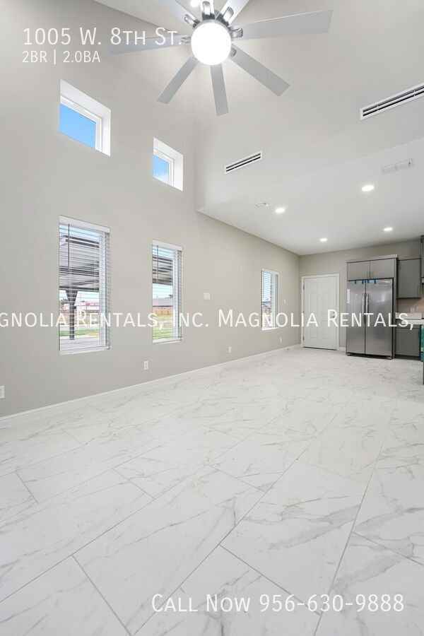 1005 W 8th St #4 - Photo 4 of 20