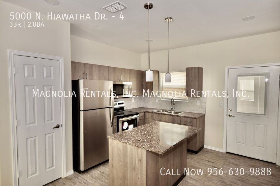 5000 N Hiawatha Dr #4 - Photo 6 of 15