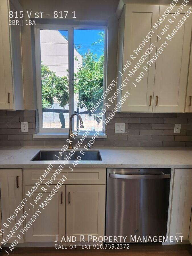 815 V St #817-1 - Photo 4 of 14