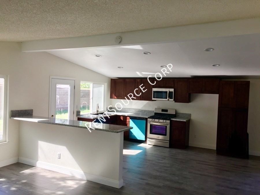 44329 Gingham Ave - Photo 6 of 26