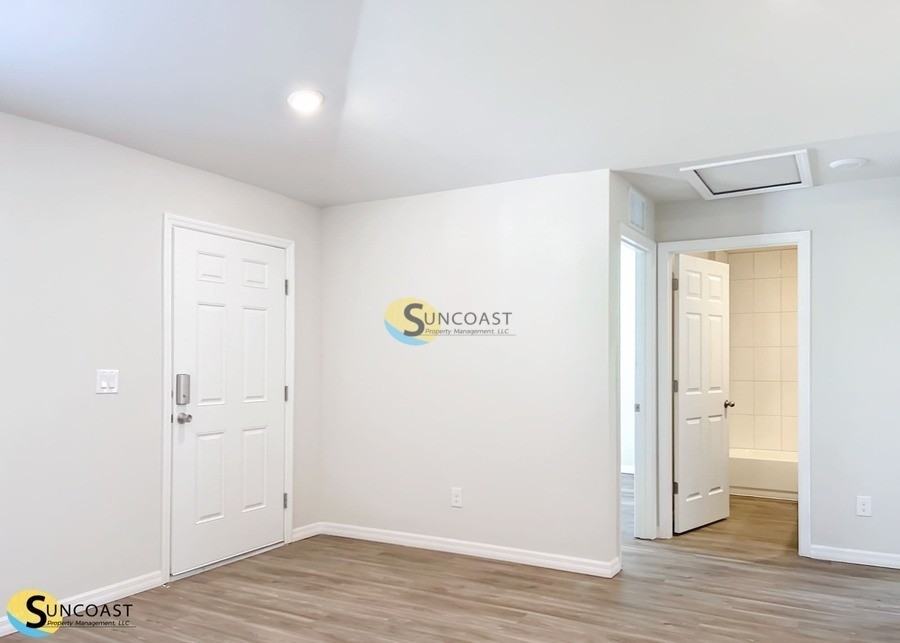 10405 Kidron Ave - Photo 2 of 24