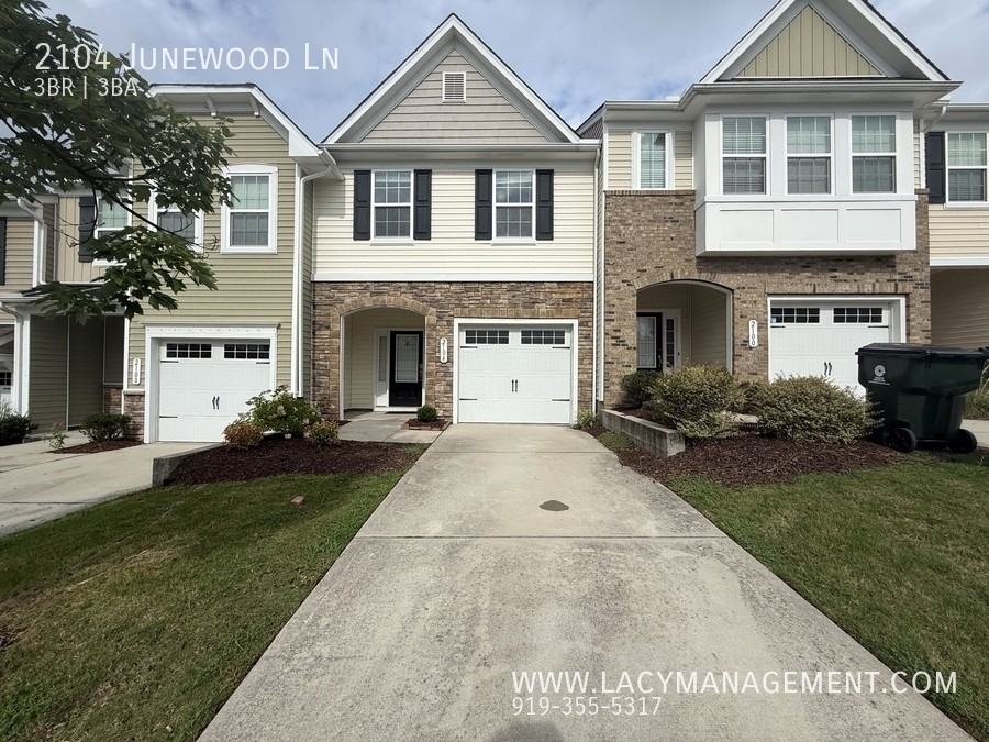 2104 Junewood Ln