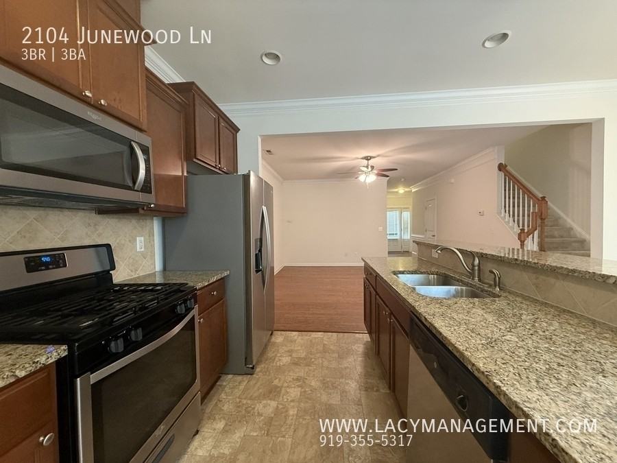 2104 Junewood Ln - Photo 6 of 22