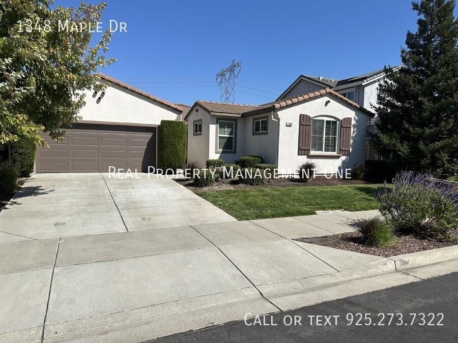 1348 Maple Dr - Photo 2 of 33