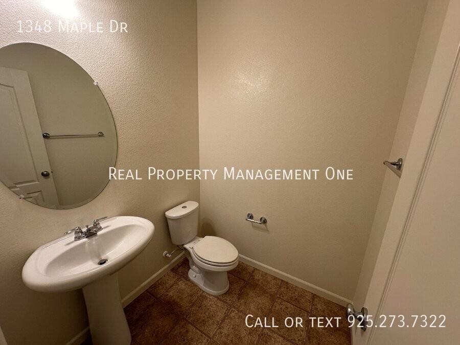 1348 Maple Dr - Photo 7 of 33