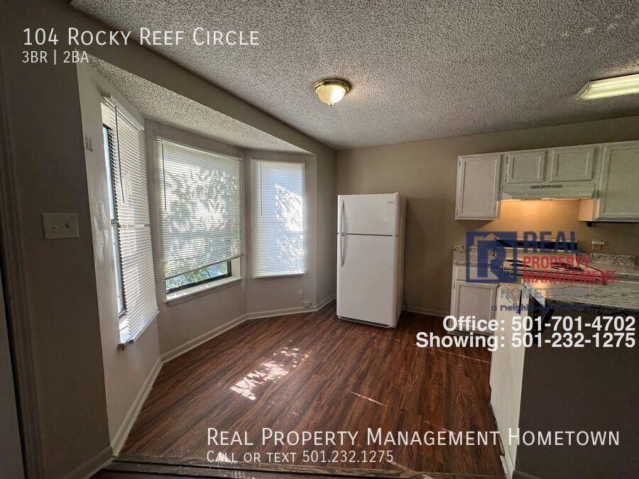 104 Rockyreef Cir - Photo 3 of 15