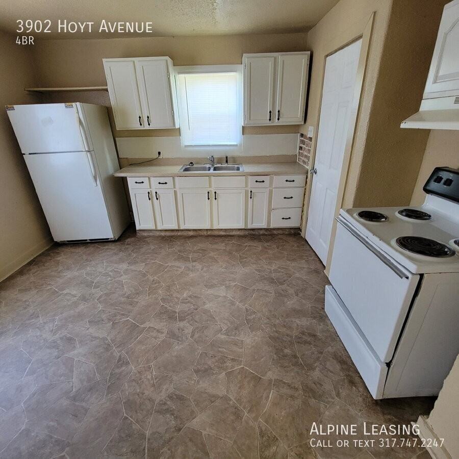 3902 Hoyt Ave - Photo 2 of 8