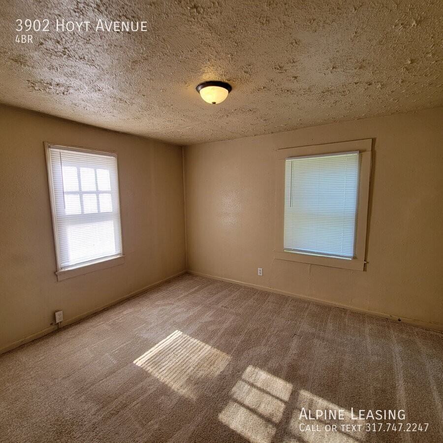 3902 Hoyt Ave - Photo 4 of 8