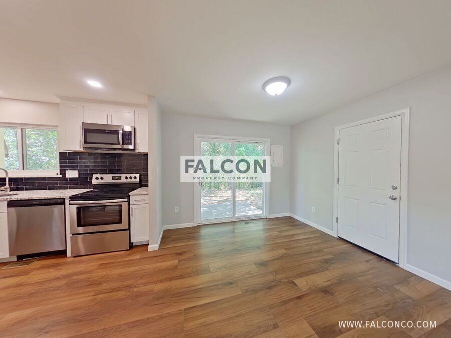 6974 Metropolitan St - Photo 4 of 20