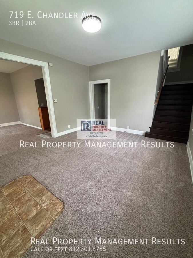 719 E Chandler Ave - Photo 2 of 19