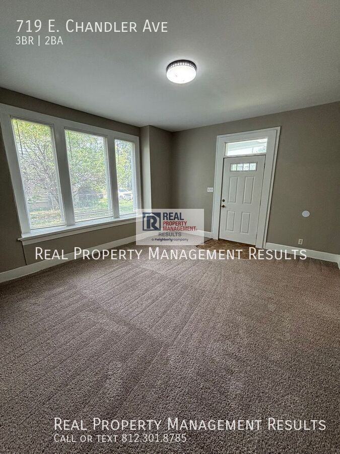 719 E Chandler Ave - Photo 3 of 19