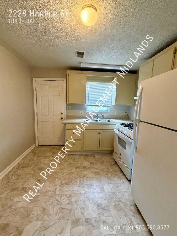 2228 Harper St - Photo 5 of 9