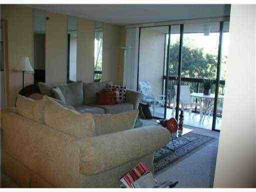 1846 Bridgewood Dr - Photo 2 of 6