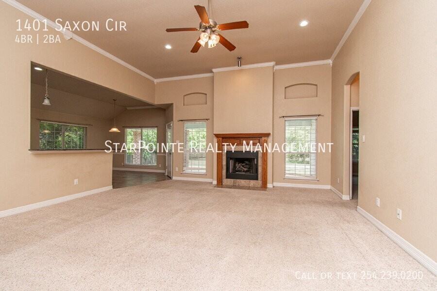 1401 Saxon Cir - Photo 2 of 26