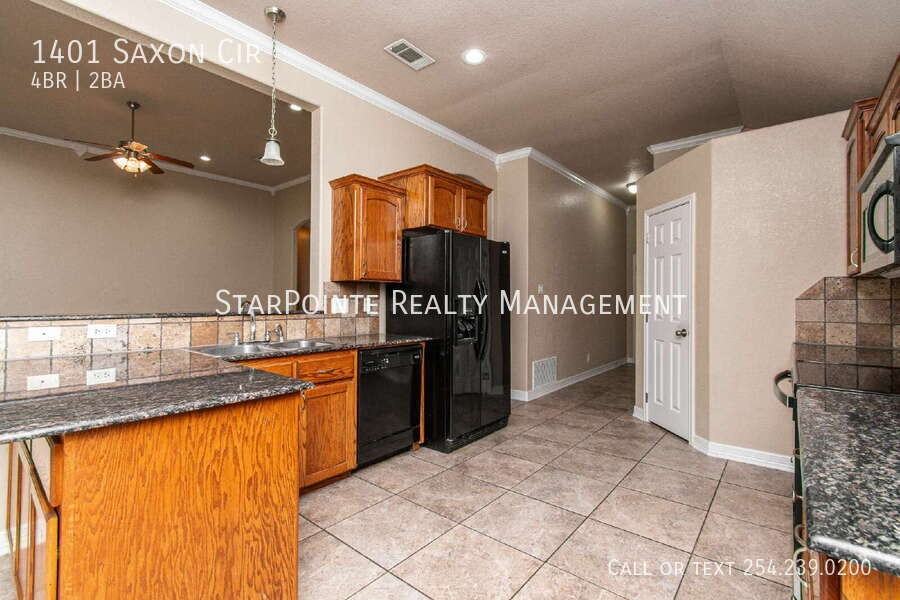 1401 Saxon Cir - Photo 7 of 26