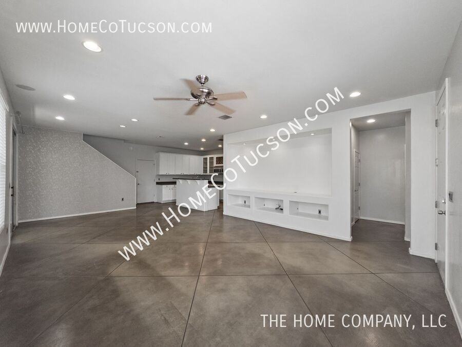 5749 E Bellow Ln - Photo 4 of 38