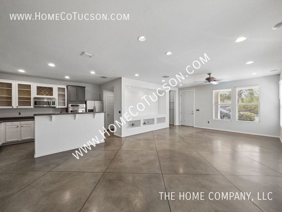 5749 E Bellow Ln - Photo 6 of 38