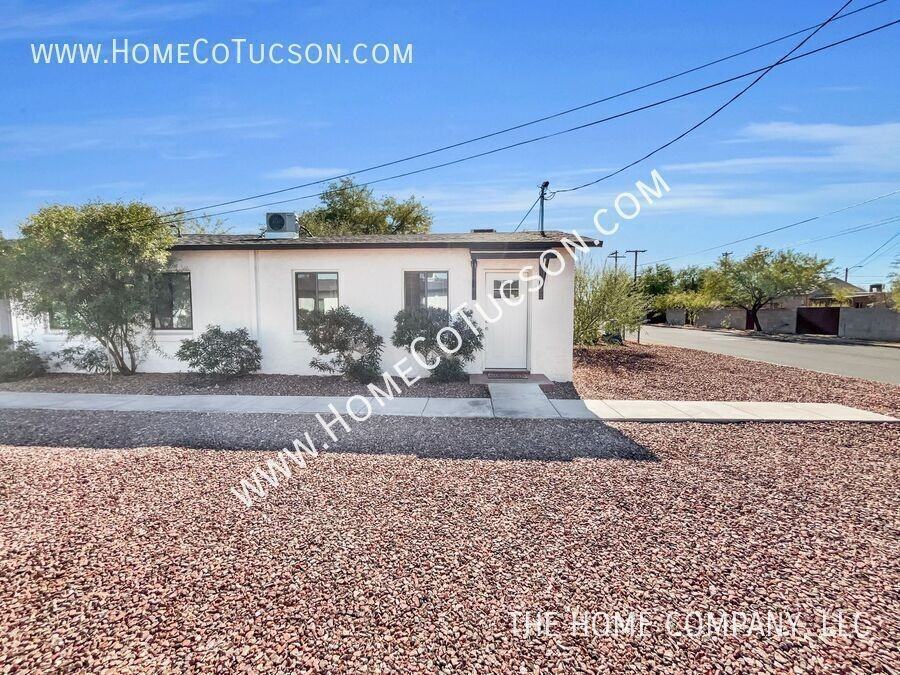 2714 N Hopi Pl #6 - Photo 2 of 23