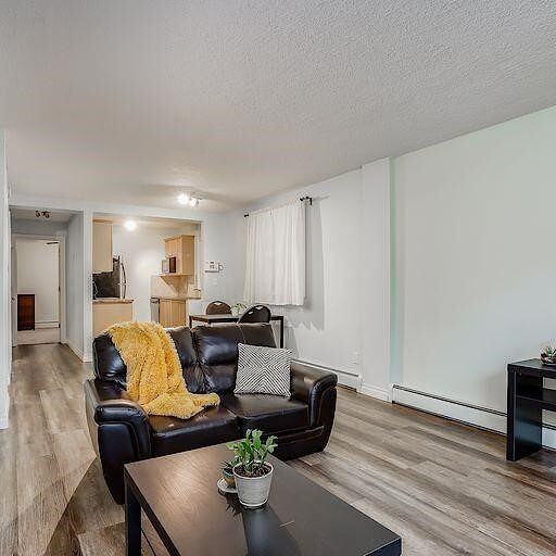 924 18 Ave Sw - Photo 4 of 11
