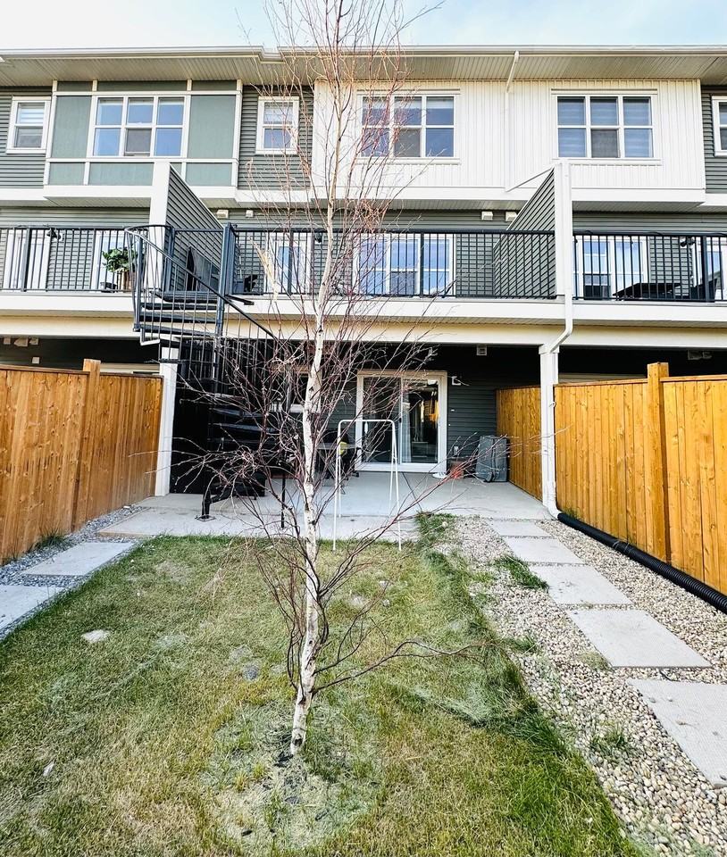 717 Carrington Blvd Nw - Photo 2 of 45