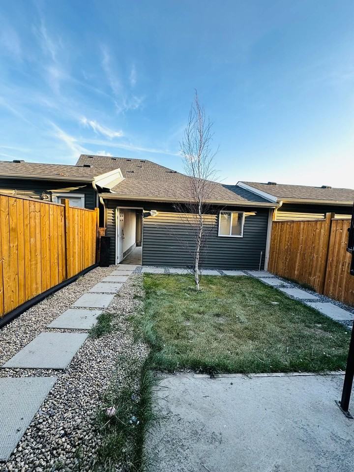 717 Carrington Blvd Nw - Photo 4 of 45