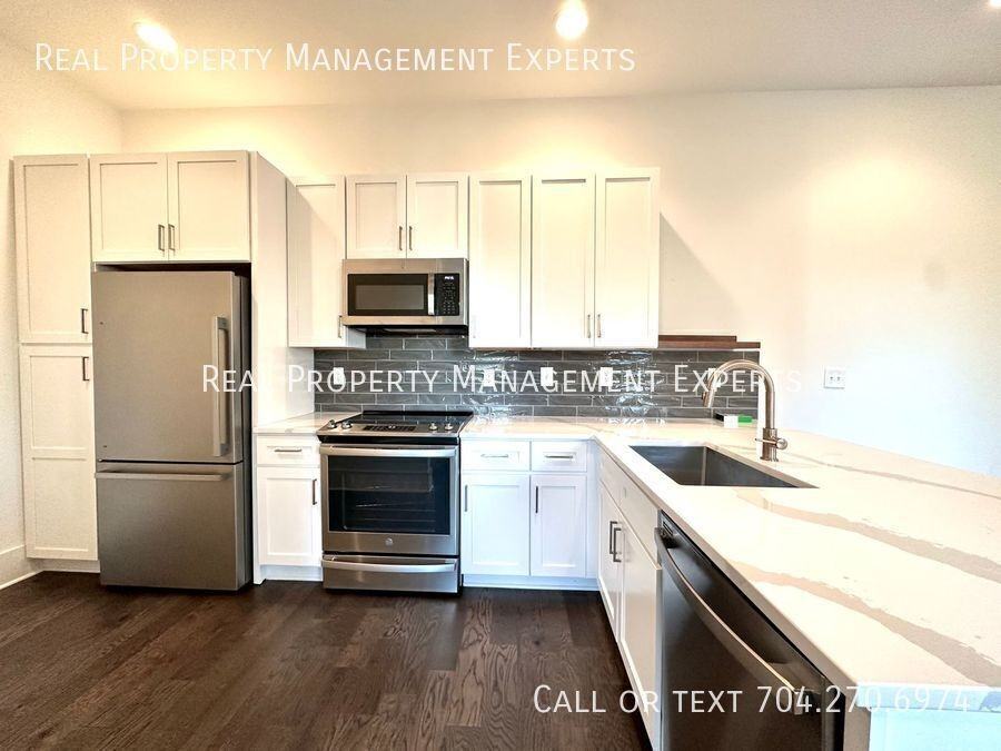 1004 Margaret Brown St #C - Photo 2 of 18