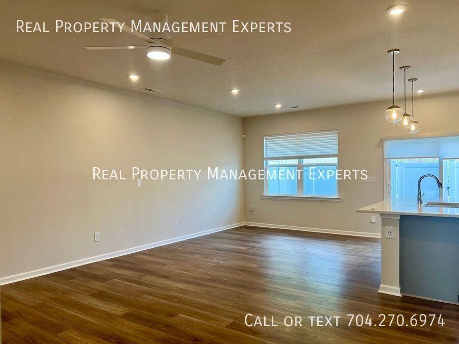 3115 Hutton Gardens Ln - Photo 2 of 16