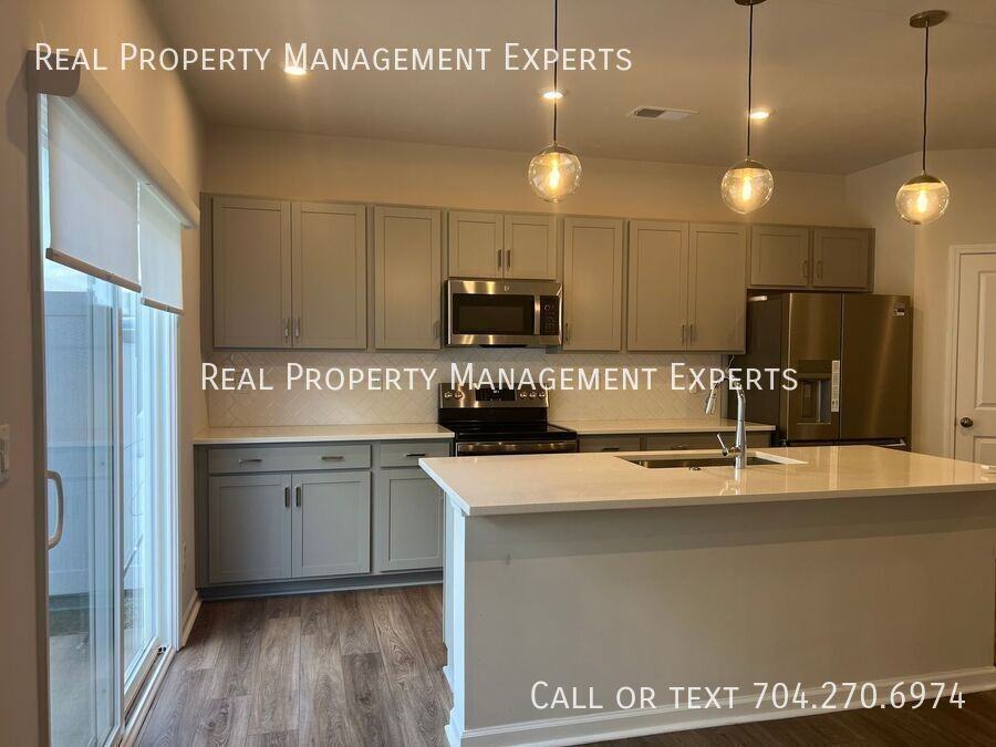 3115 Hutton Gardens Ln - Photo 4 of 16