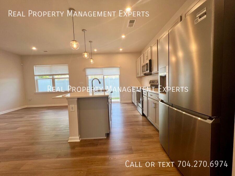3115 Hutton Gardens Ln - Photo 5 of 16