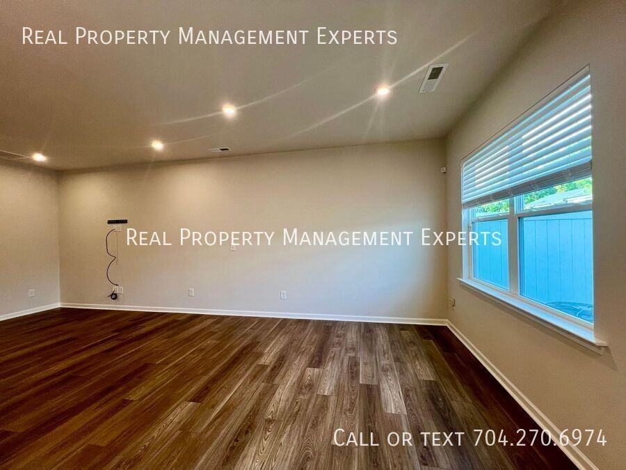 3115 Hutton Gardens Ln - Photo 7 of 16