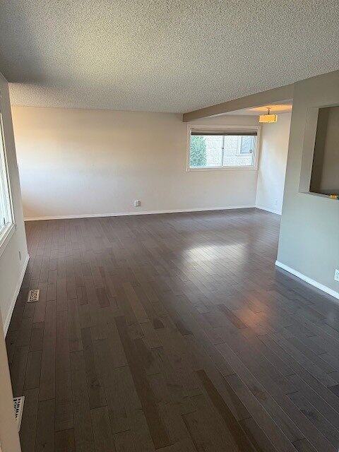10930 60 Ave Nw - Photo 2 of 20
