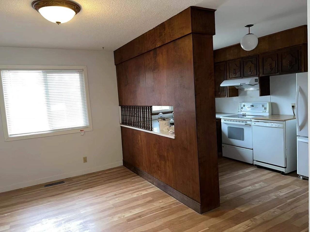 5115 48 St Nw - Photo 3 of 16