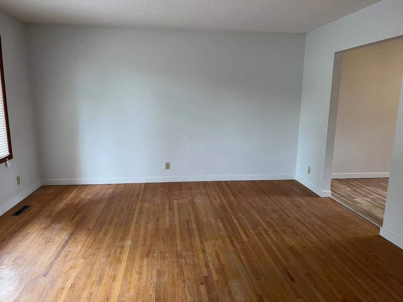5115 48 St Nw - Photo 6 of 16