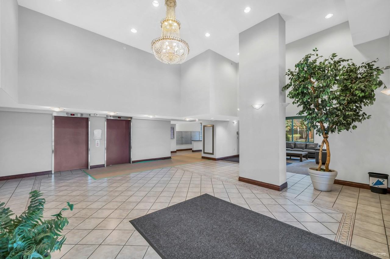 7380 Elmbridge Way - Photo 4 of 29