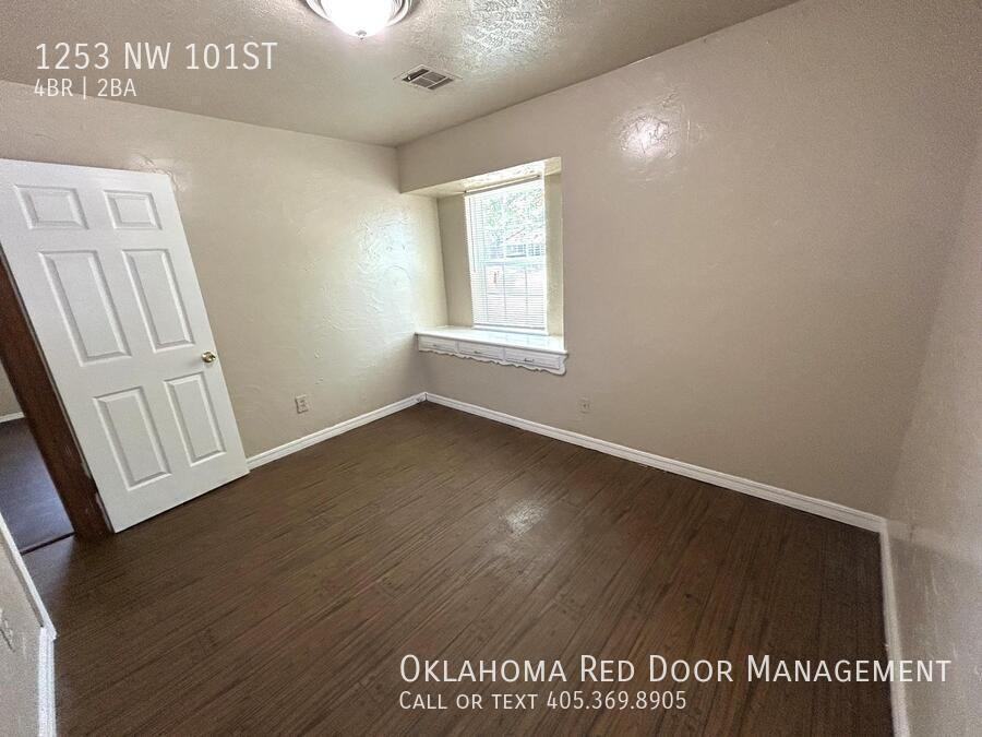1253 Nw 101st St - Photo 5 of 30