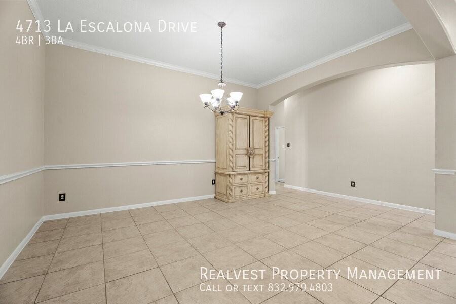 4713 La Escalona Dr - Photo 3 of 23