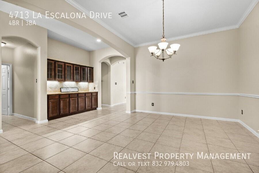 4713 La Escalona Dr - Photo 4 of 23