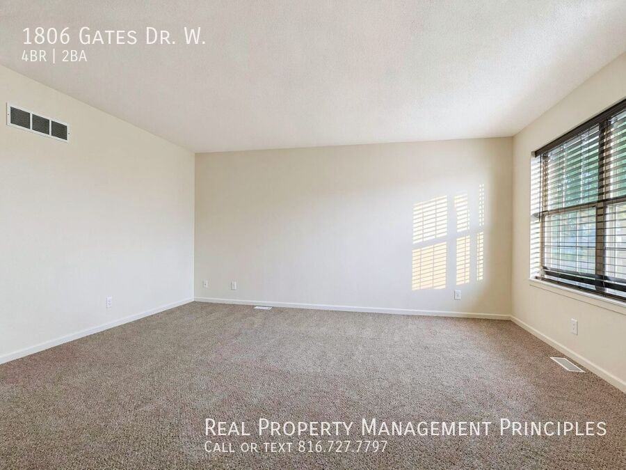 1806 Gates Dr W - Photo 2 of 21