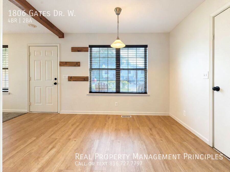 1806 Gates Dr W - Photo 4 of 21