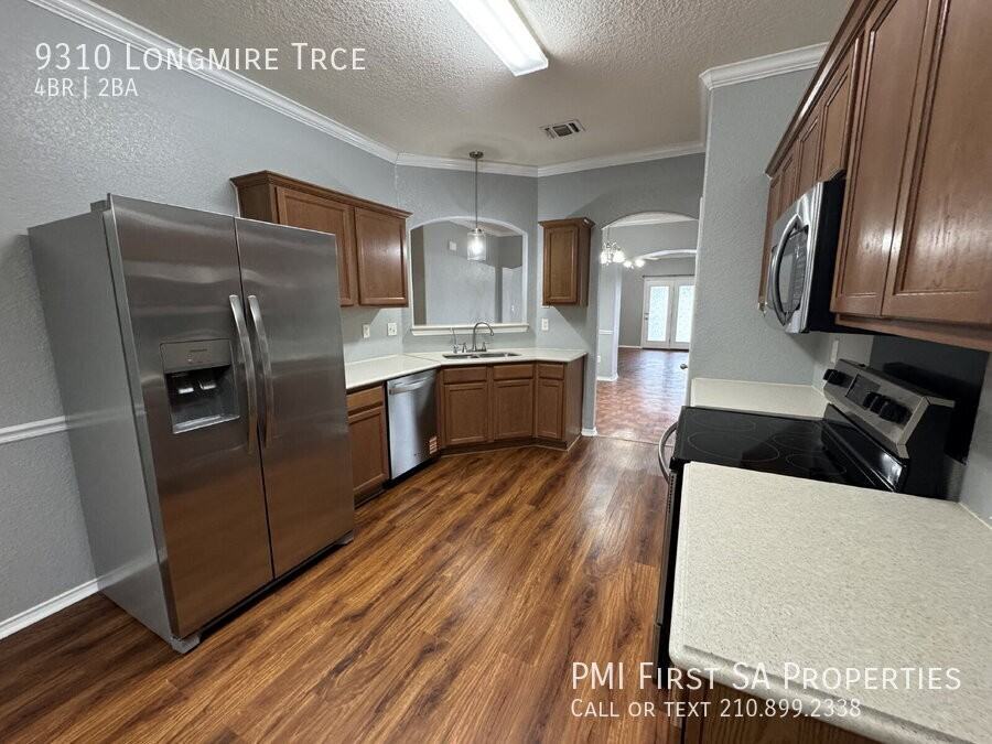 9310 Longmire Trce - Photo 4 of 18