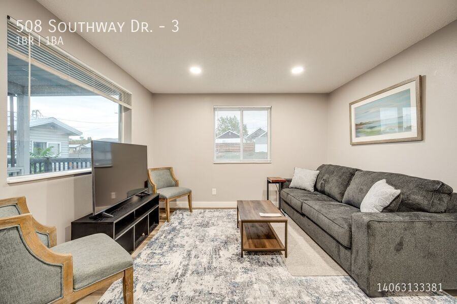 508 Southway Dr #3 - Photo 2 of 10