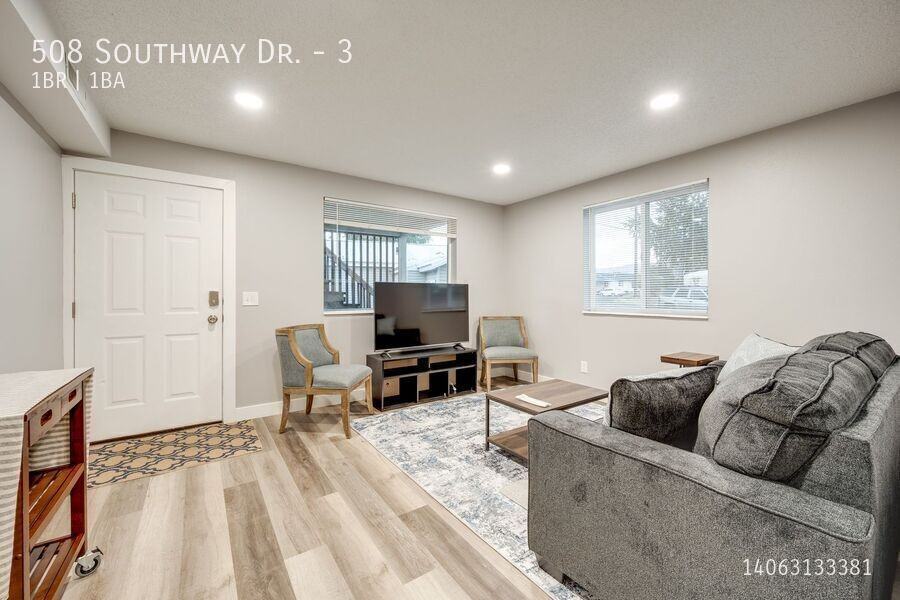 508 Southway Dr #3 - Photo 3 of 10