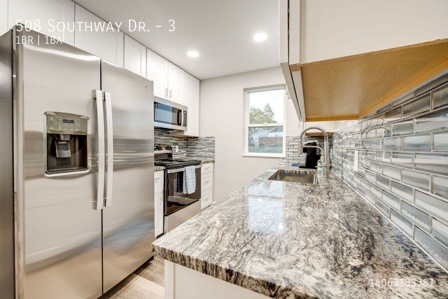 508 Southway Dr #3 - Photo 6 of 10
