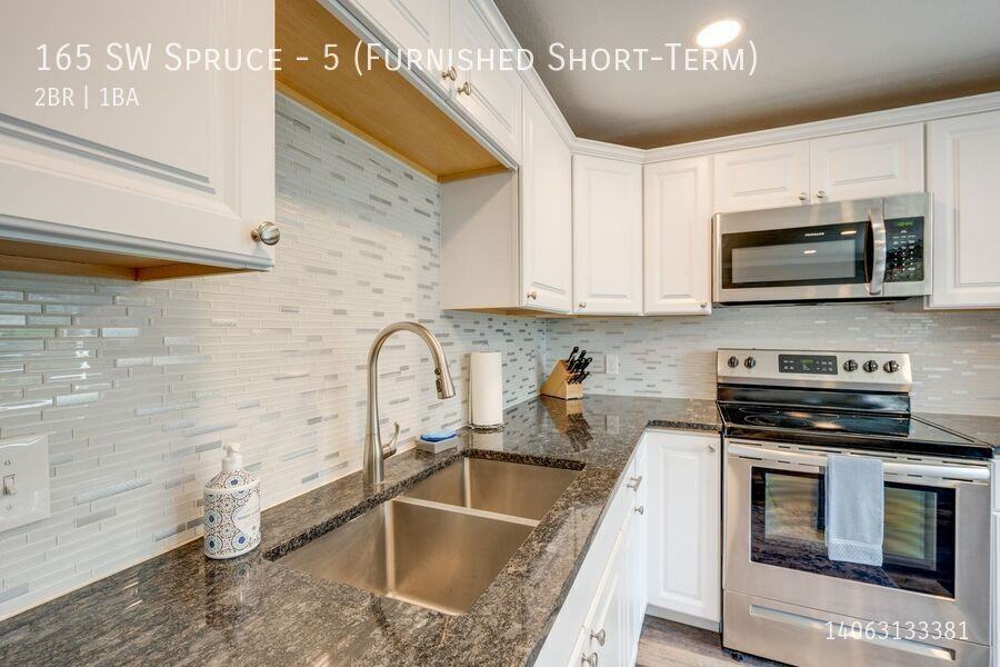 165 Sw Spruce St - Photo 5 of 15
