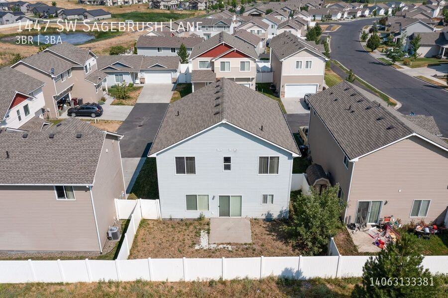 1447 Sw Sagebrush Ln - Photo 4 of 30